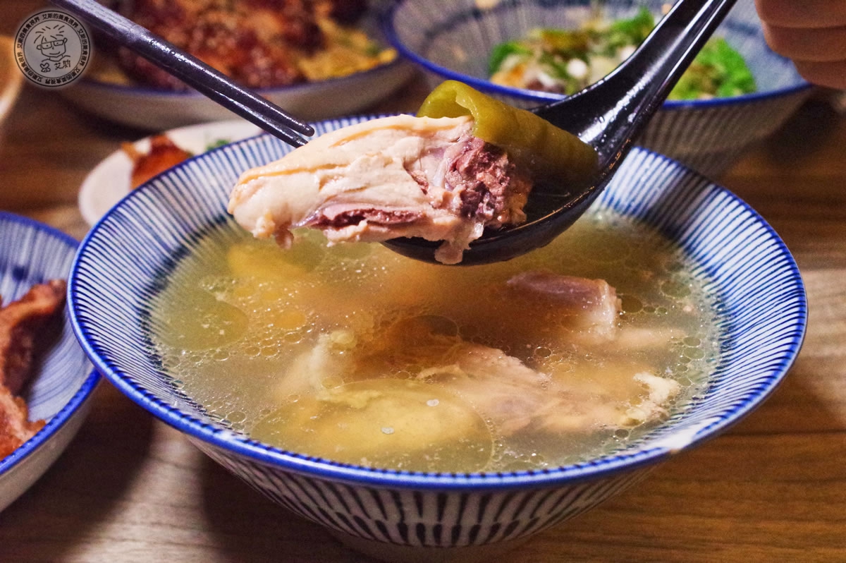 7內湖炒飯 剝皮辣椒雞湯